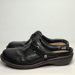 UGG Australia slip-on black leather mule/loafers women's size 9 EU 40